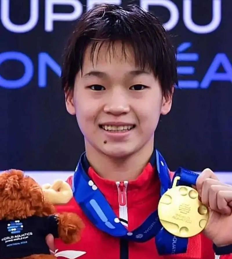 第一次见奥运冠军全红婵采访哽咽落泪，格外让人心疼，她才刚满19岁，正值青春