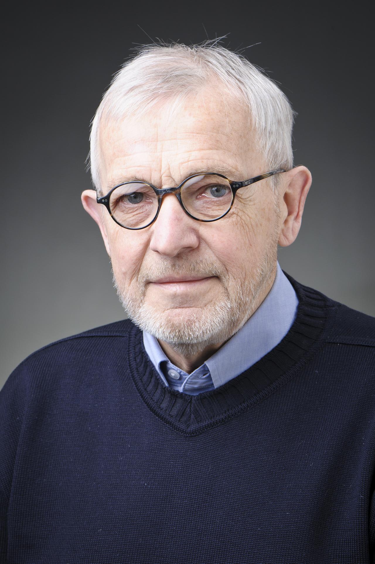 美国物理学家弗朗西斯·哈尔岑获得2026年诺贝尔物理学奖。瑞典皇家科学院10月