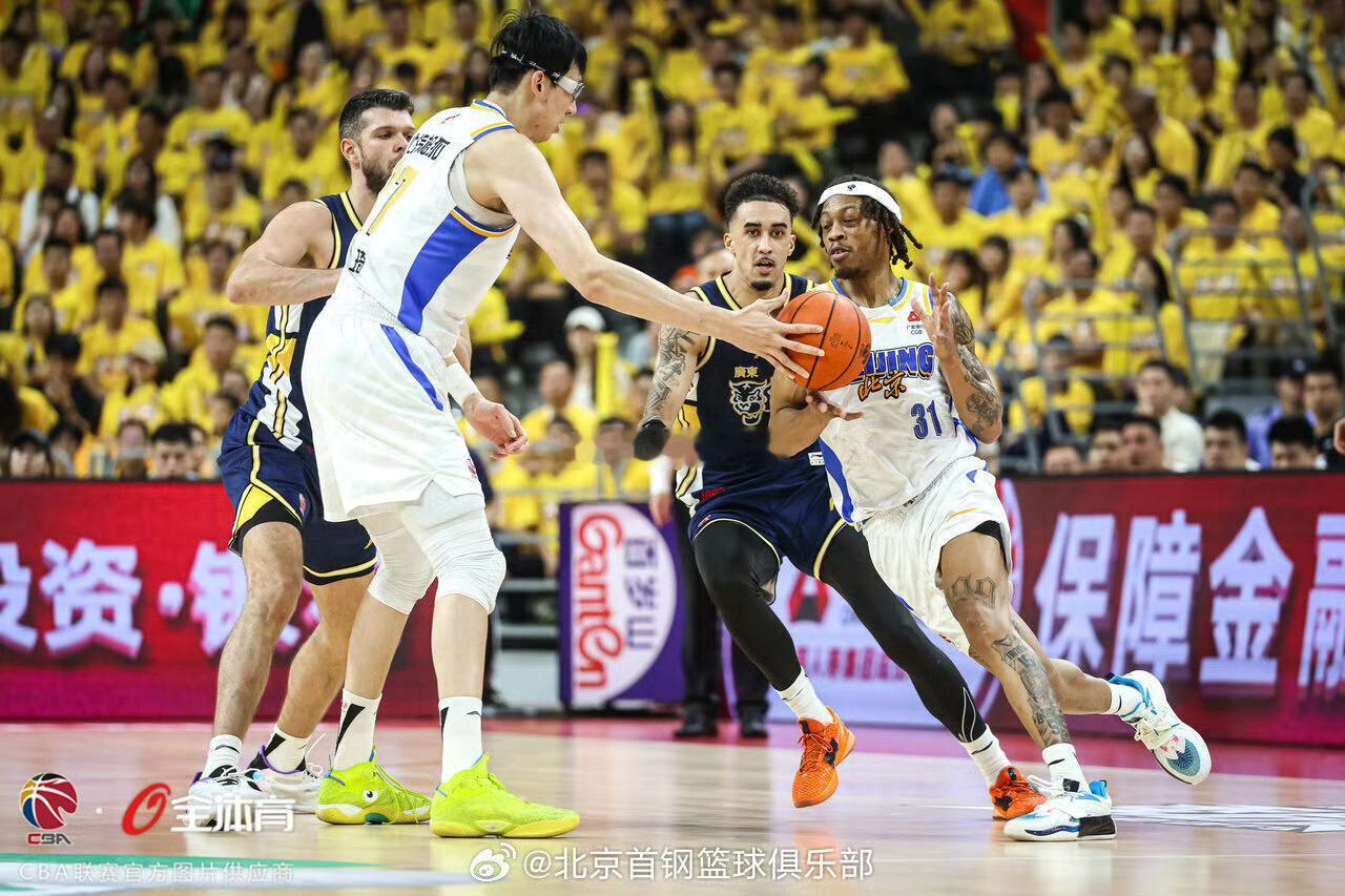 广东男篮绝杀广东男篮vs北京男篮徐杰篮板，5秒、4秒，3秒，2秒出手！张皓嘉用