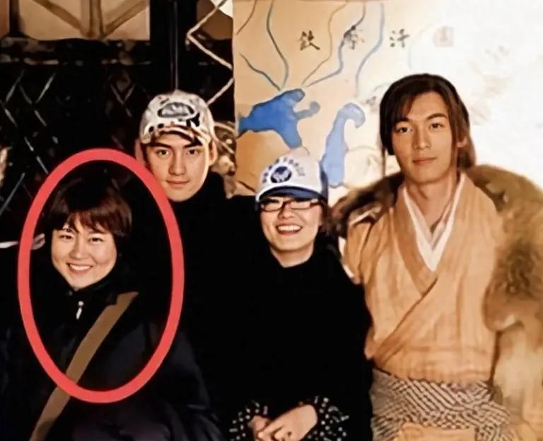 2006年8月29日深夜，胡歌发生车祸！当时，他在拍《射雕英雄传》，那天他拍完