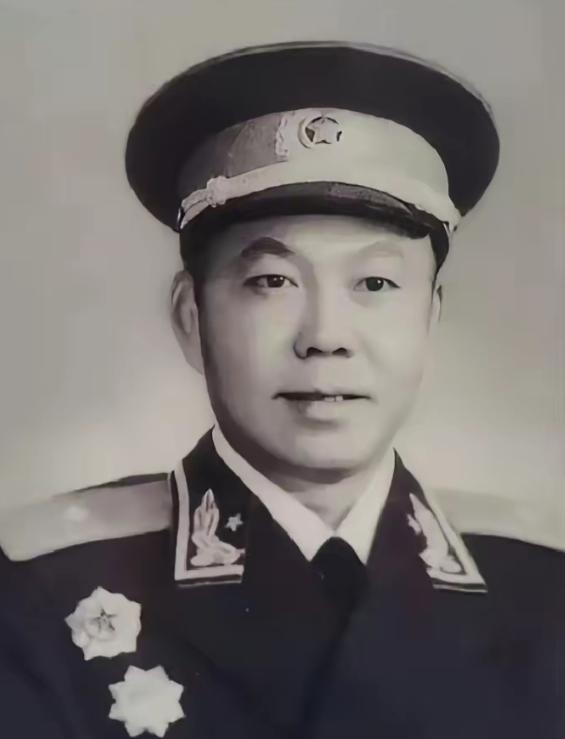 1984年3月，开国少将孔俊彪回到了老家福建宁化。在县招待所里，他对着时任县武装