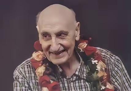 一个人能无私到什么程度！法国一男子来到中国40年时间，竟然无偿资助了70多位中国