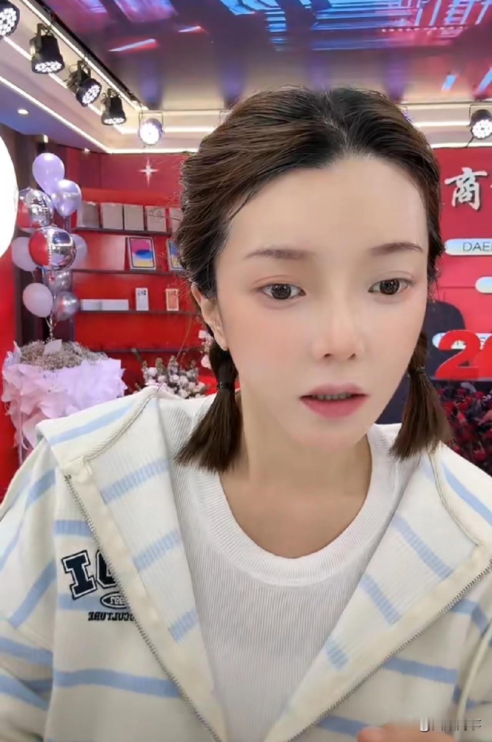 T佑因崔阿扎首秀紧张无措多次流泪，品牌商也泪洒当场！ 