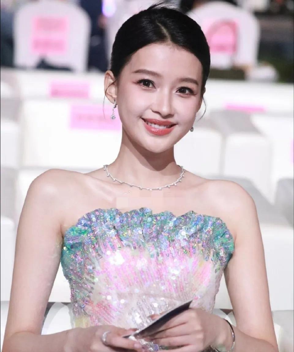 孙怡生图，和董子健分开后状态真是回春了！