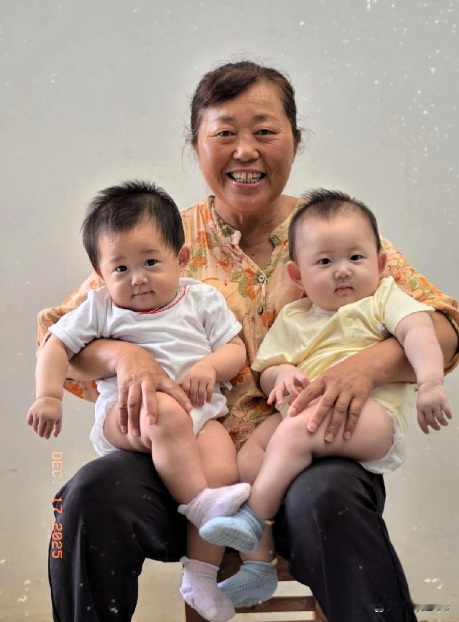 南京李婷这一巴掌打得响！怀双胞胎本是天大的福气，婆家一听是俩丫头，立马变脸逼着