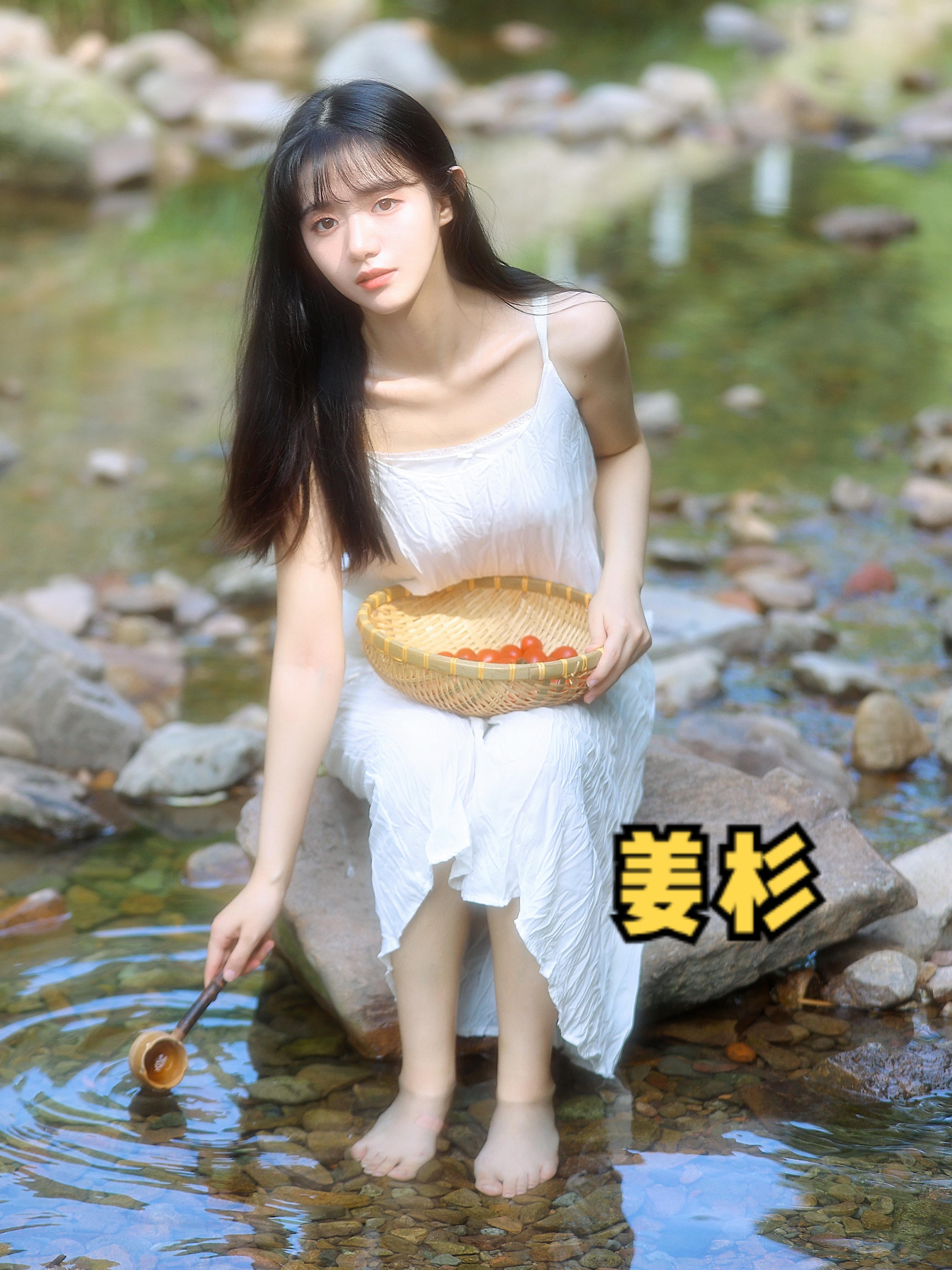 姜杉。大长腿美女