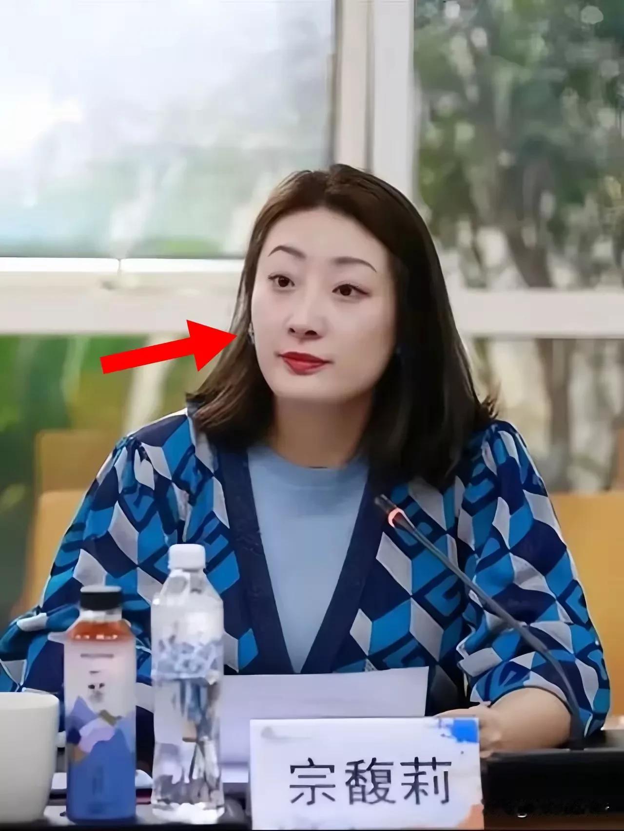 这两天，被宗馥莉狠狠地上了一课!不是因为她继承了宗庆后的大部分遗产，而是因为她