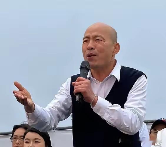 韩国瑜惊人表态后，民进党集体破防了！​对于韩国瑜没有声援沈伯洋，而是倒逼赖清