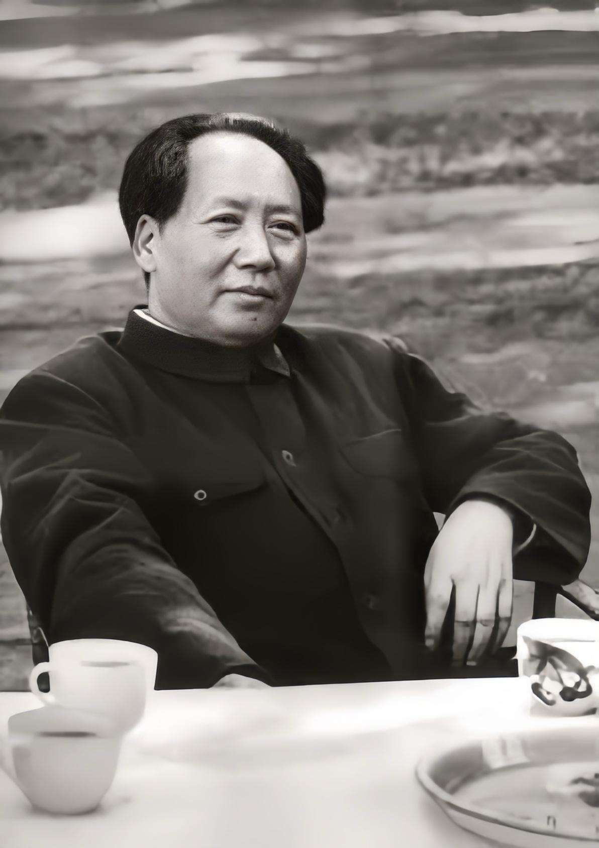 毛泽东曾预言高干子弟，句句应验！其中一个预判，源于一次与卫士散步时的聊天，当时他