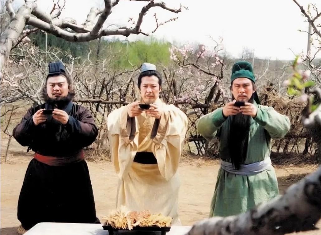神奇的“罗贯中”，他是不是学过拼音啊？现在公认《三国演义》的作者是罗贯中，这个