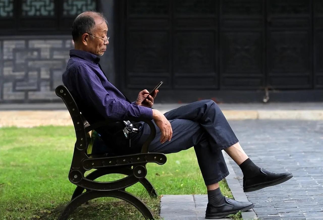 又穷又挑剔的老丈人，也是世界上最穷的穷光蛋（六无老人，无退休金、无医保、无存款、