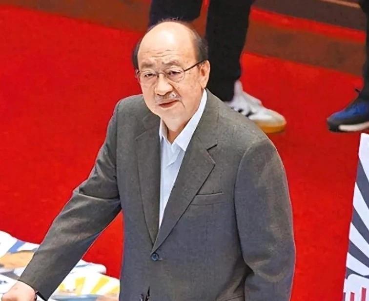 柯建铭真是神了，又被他预言对了，应该称“柯半仙”了。民进党团总召柯建铭真是