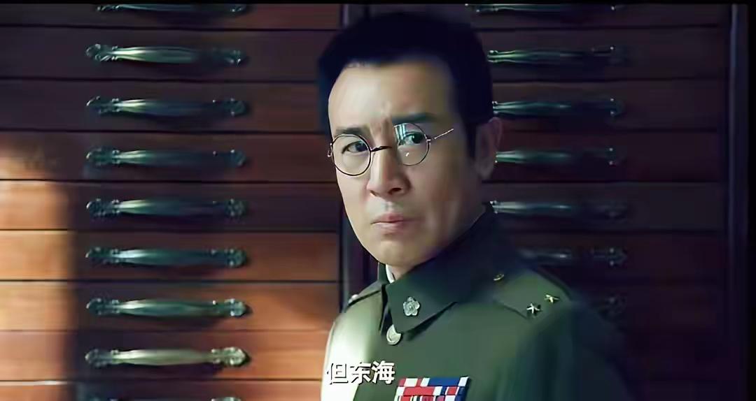 倪萍也没想到​自己的三婚丈夫杨亚洲​再次火出了圈，第一次尝试拍摄谍战剧《沉默