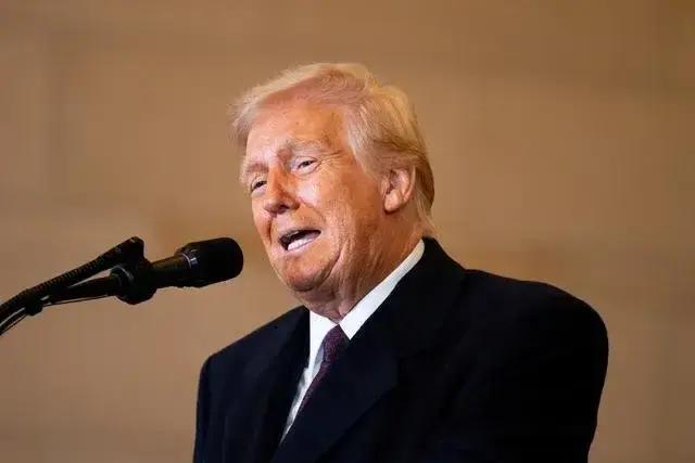 特朗普可能开始有点飘了。据报道，1月7日，美国欧洲司令部宣布扣押悬挂俄罗斯国旗