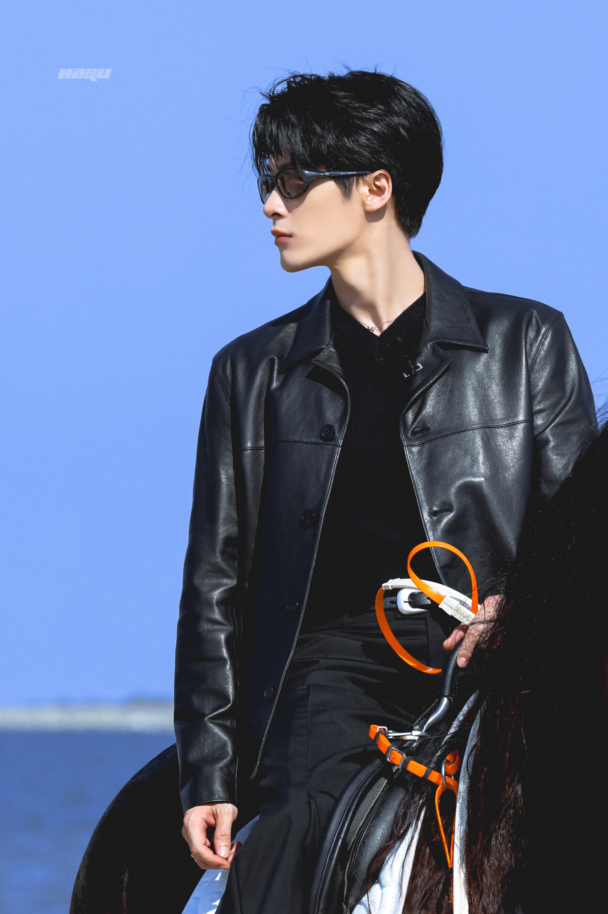 Daddy级别的。。檀健次骑起马来了