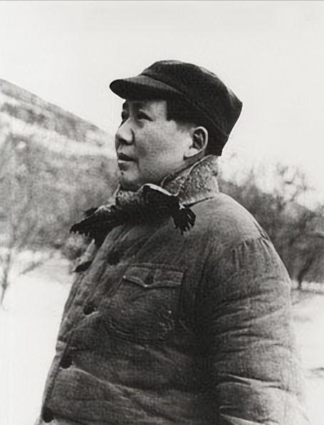蒋介石退守台湾时本是一盘死棋，毛主席晚年却痛心复盘：没有集中二野三野主力解放台湾
