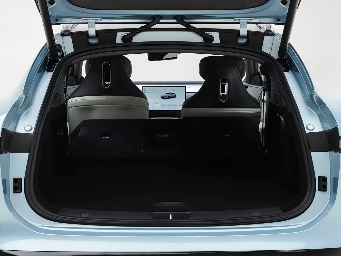 新车阿维塔06T亮价了，这价格是对这小米来的，但起步就是双电机，所以约等于比小