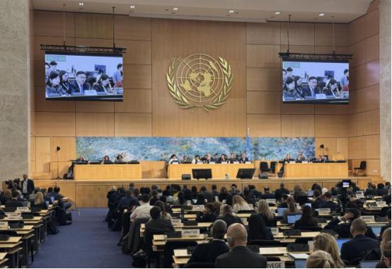 美国拉了40个小弟对中国导弹试射发难，结果被中国大使当场怼回去！自己试射了50