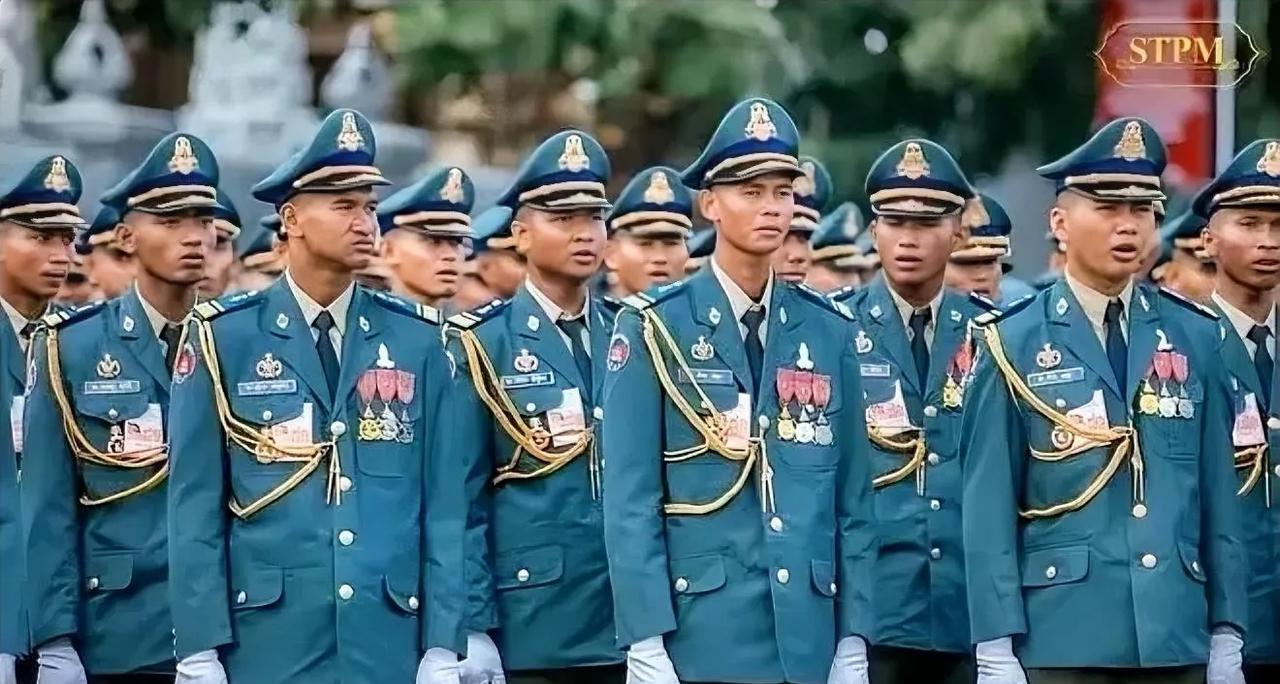 柬埔寨战场上打败仗，经济上又要投了？柬埔寨宣布，对美国商品零关税，再订购10架波