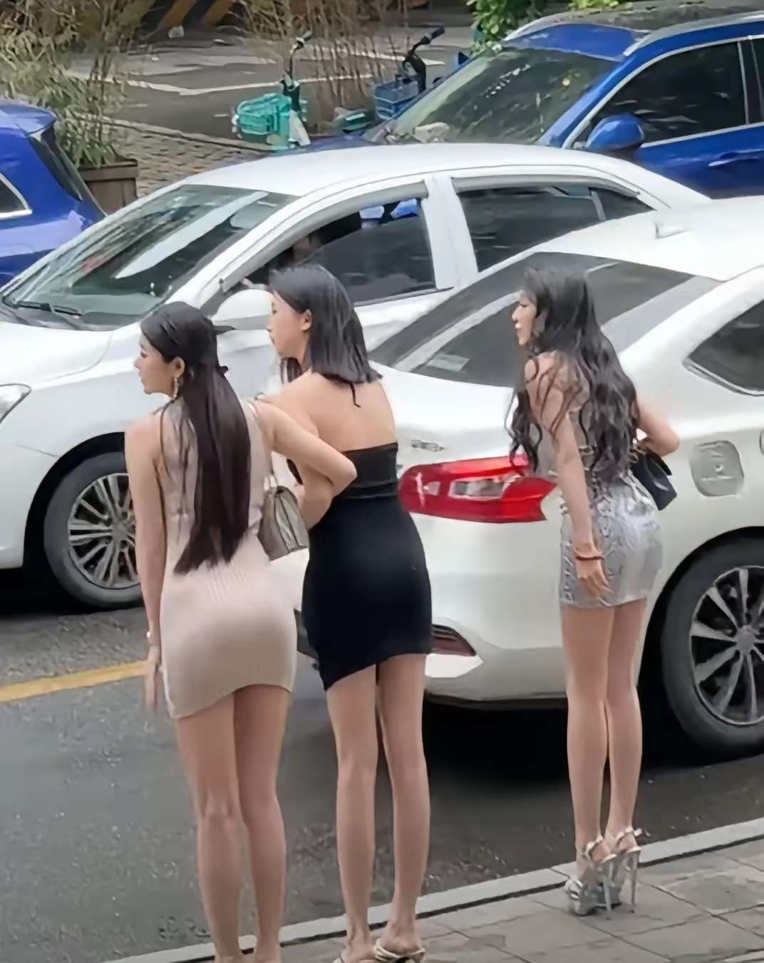 郑州黑朱庄小区好啊，美女产出率高，养眼，年轻就是最大的资本