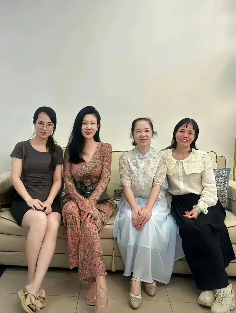 这里有一位是北方姑娘，其余都是南方的姑娘，从面相看哪位是北方姑娘？估计猜对的寥寥