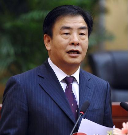 提起王鸿举，现在重庆的老一辈机关干部里，还是有不少人能咂摸出点味道来。这人最绝的