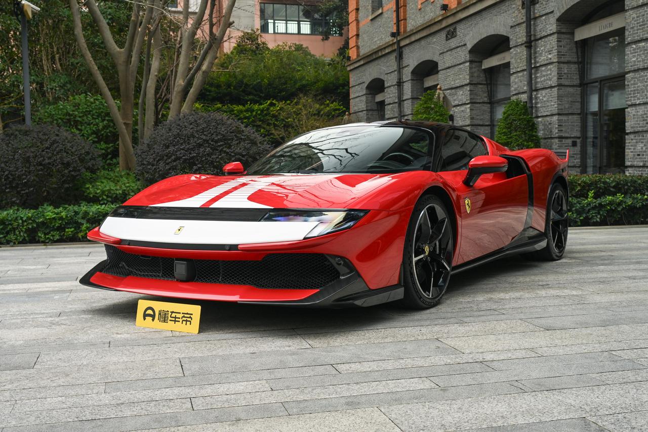 10年前的F1赛场，2016年德国站堪称“雨战神局”的经典之战。暴雨倾盆，赛道积