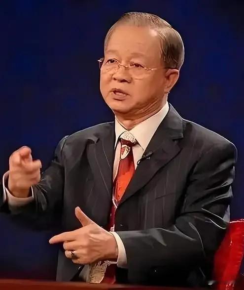 曾仕强说："经常挑你毛病的人，不是为你好，而是在打压你、控制你、欺负你。他是想