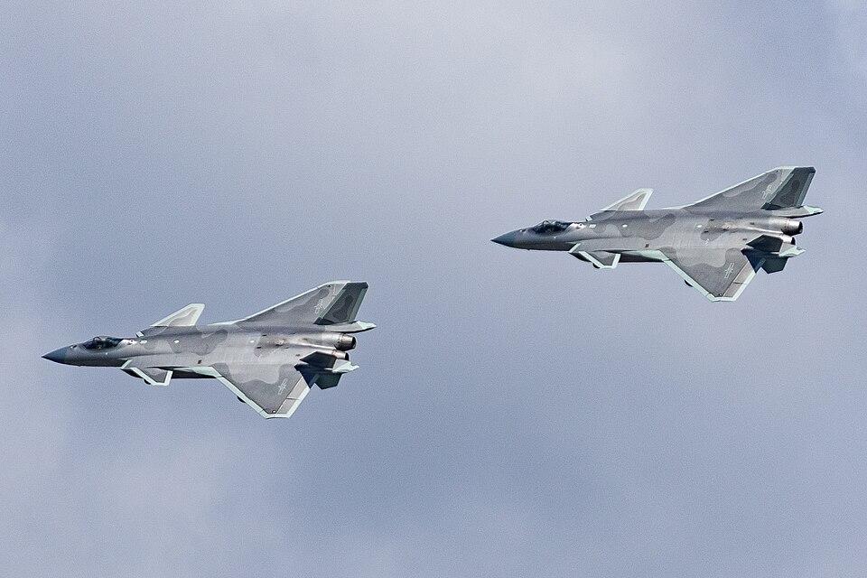 美空军认为，中国空军隐身技术发展太快，都是因为把美国空军想得太强了！ 最近美