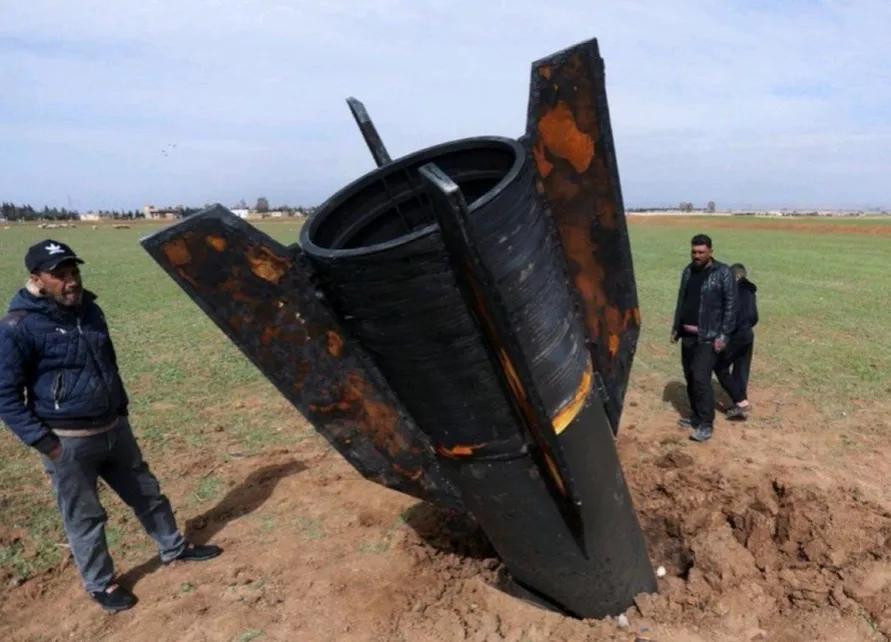 《国土报》报道，土耳其谴责伊朗袭击，并誓言将进行反击。当地时间4日，土耳其防