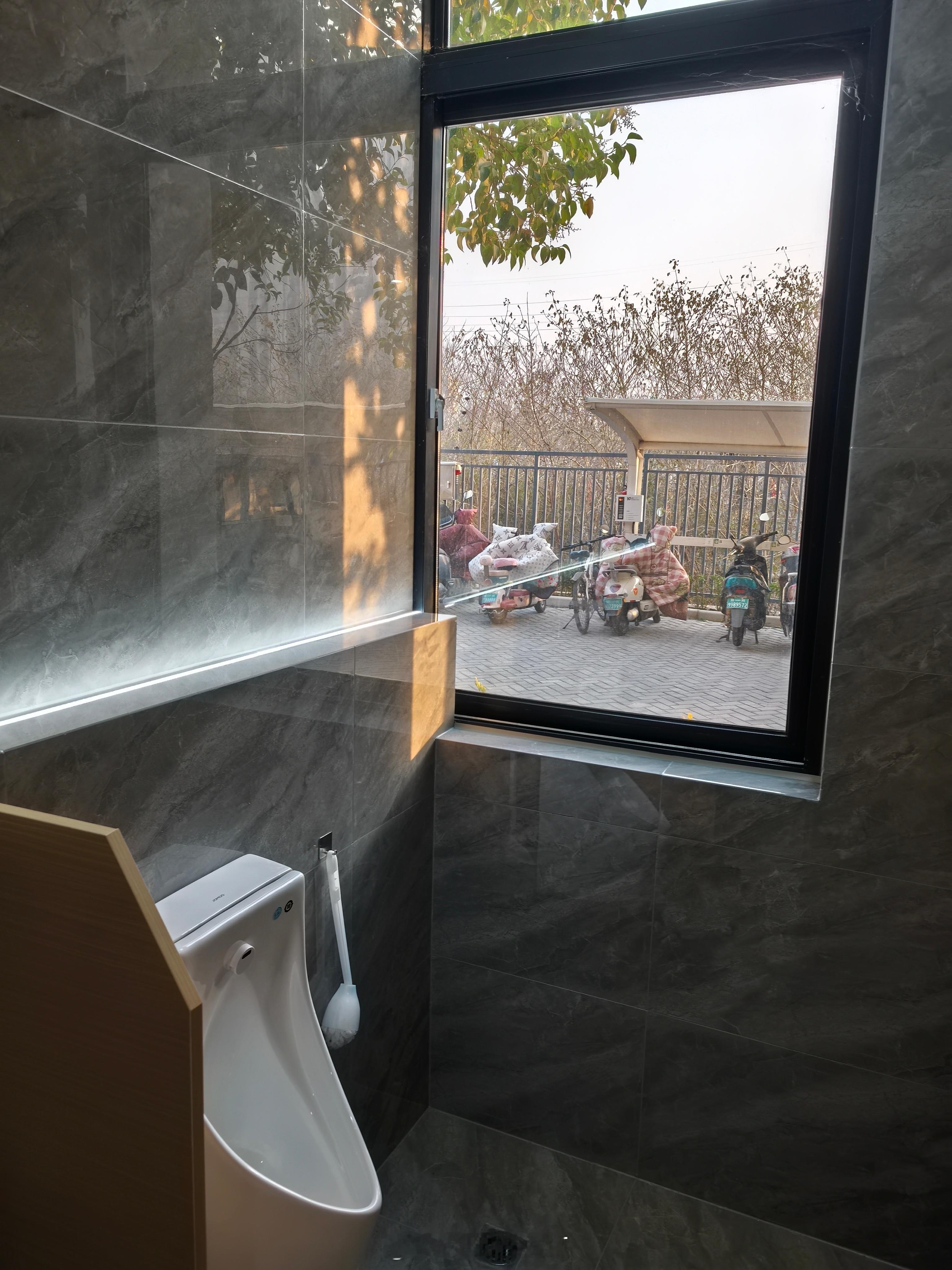 看看这先进的厕所设计，遥遥领先，遥遥领先😊郑州