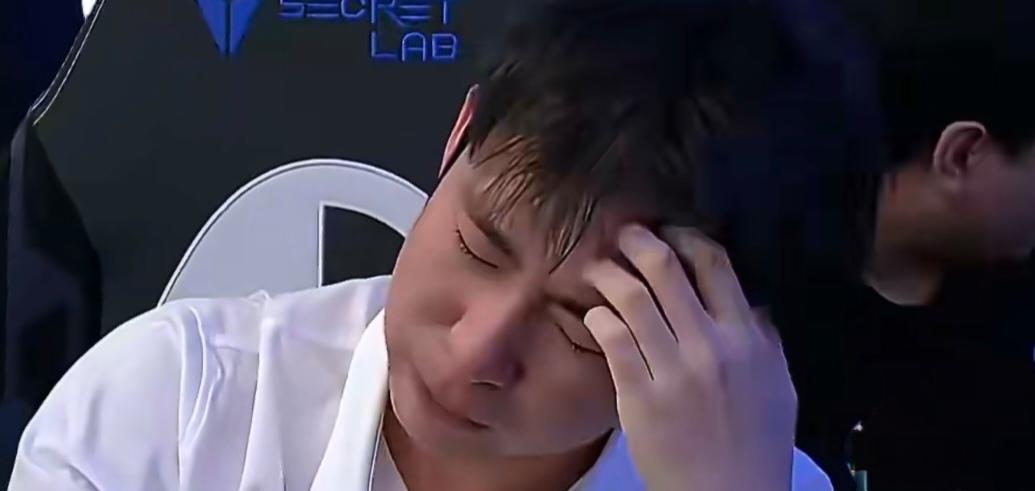 泪洒后台的遗憾,AL的倔强与荣光S15全球总决赛八强战的硝烟散尽,T1以3