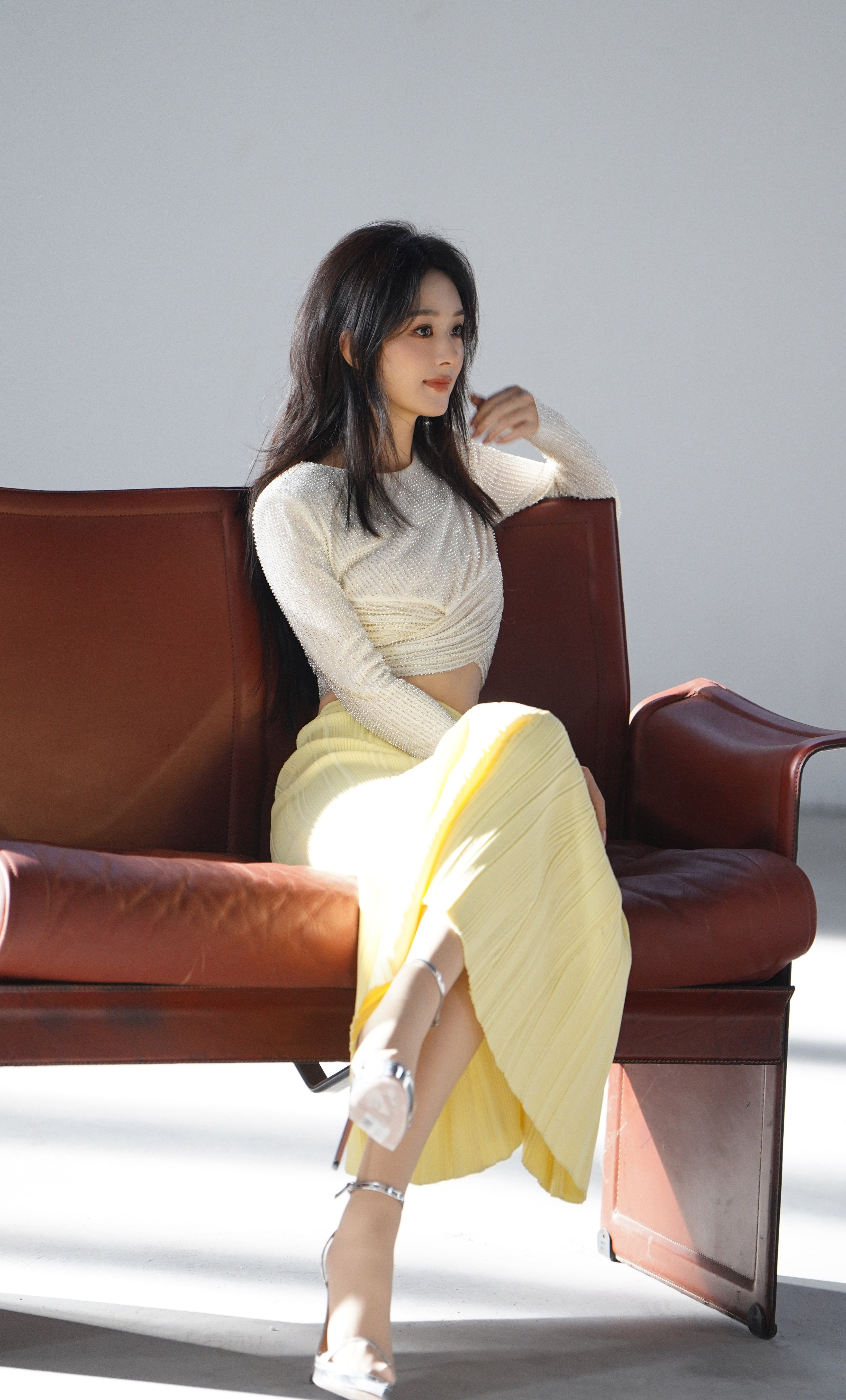 上海咖啡店偶遇了赵丽颖羡慕了！什么时候我也能偶遇一下赵丽颖。不用合照签名，就静