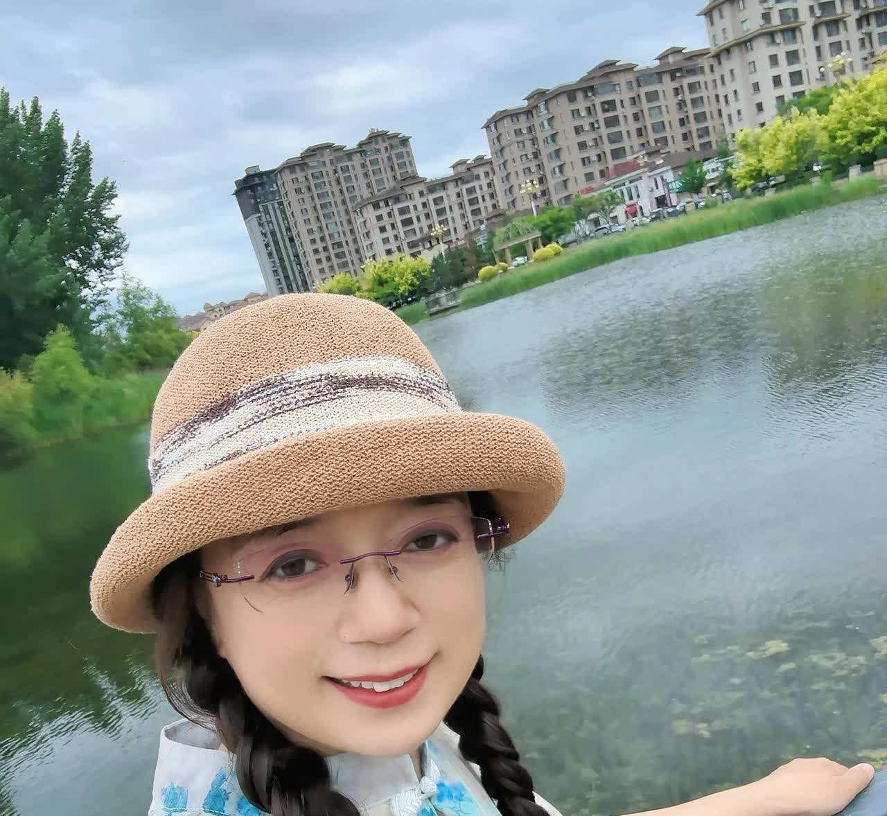 闺蜜56了，退休第二天报名学驾照，科二就撞墙上了！她儿子和老公都能开车，谁都