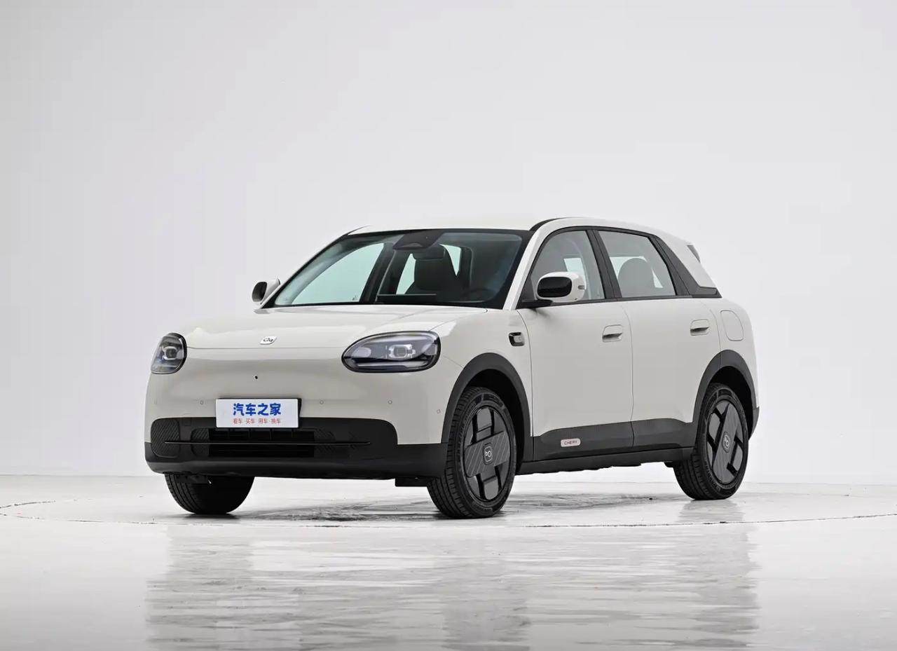 小时候的QQ出电动版了！还没上市，先聊聊家用值不值得等谁的童年没见过奇瑞QQ