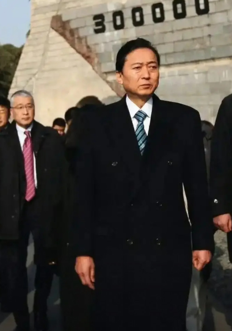 日本前首相鸠山由纪夫受邀参加九三阅兵仪式，他是日本唯一一位带头拒绝参拜靖国神社，