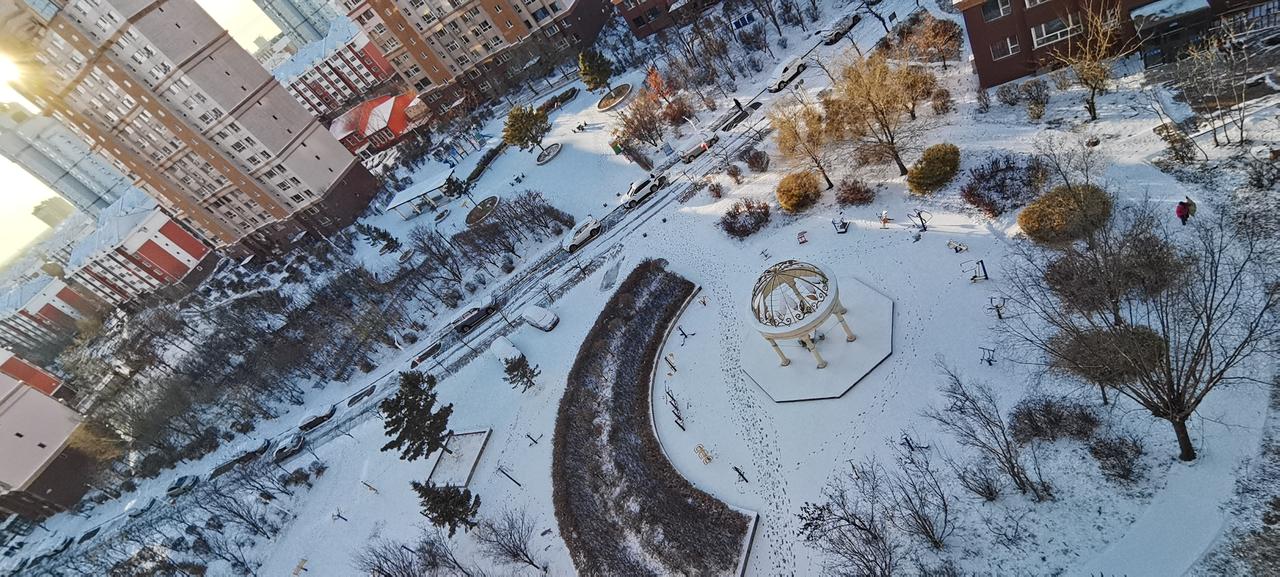 你的家乡下雪了吗？俗语称大雪小雪又一年！我的家乡昨夜下了入冬以来第一场雪，雪，