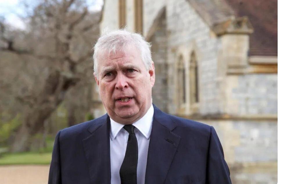 【性丑闻！英王子被剥夺“中将”军衔，逐出王宫】这个特殊嗜好，不仅让英国“王子