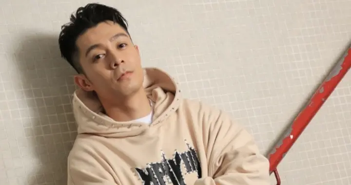 港星周柏豪六位数养家压力：一人负担八人开销，病痛难挡仍拼命工作