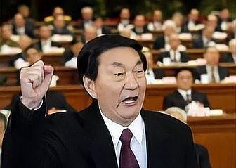 朱镕基总理可以说是新中国最霸气的一位总理，贪官看到他瑟瑟发抖，人民看到他如沐春风