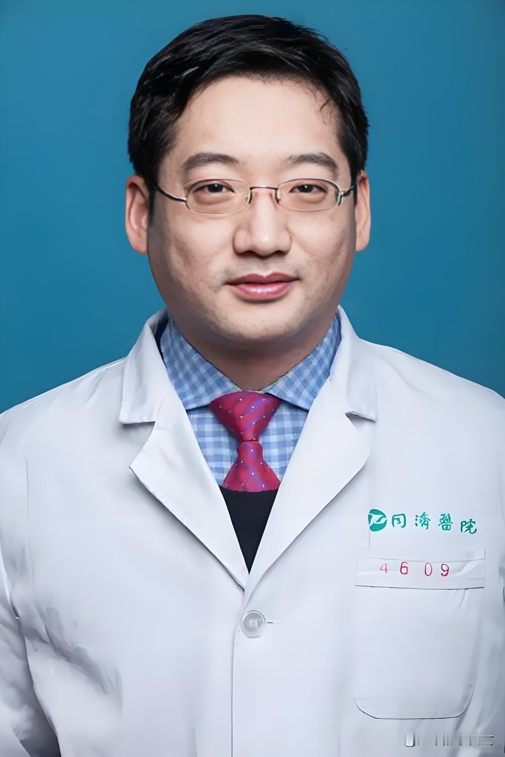 曾医生从公立医院转到私立医院，薪资翻了一倍，但这不是他最看重的，更让他欣喜的是可