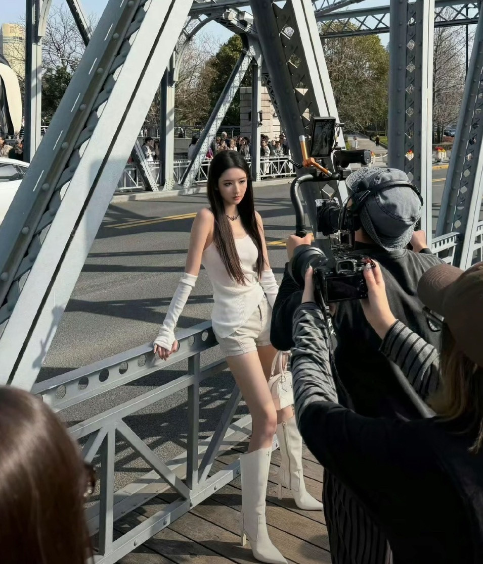 王玉雯这个头身比，北舞出来的不一定特别漂亮，但比例绝对是第一梯队的