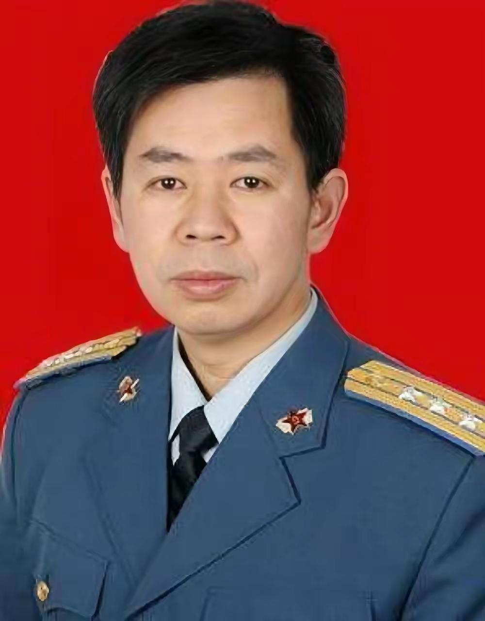 “民族航船桅杆上的眺望者”，“国家地缘安全的吹哨人”—戴旭大校被打压、诋毁。他那