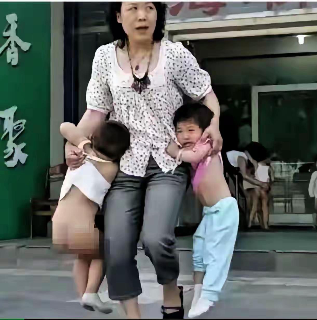 汶川地震被老师舍命救下的两个孩子，十几年坚守，写尽了最动人的知恩图报汶川地震