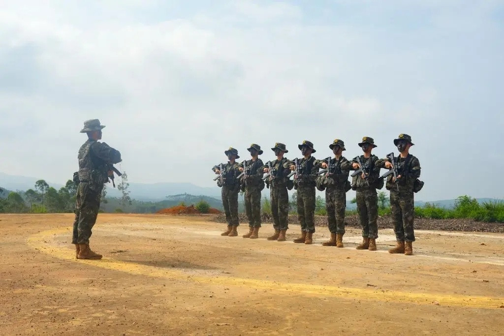 武警第二机动总队某支队野外驻训（八一青春方阵）烽火问鼎计划​​​