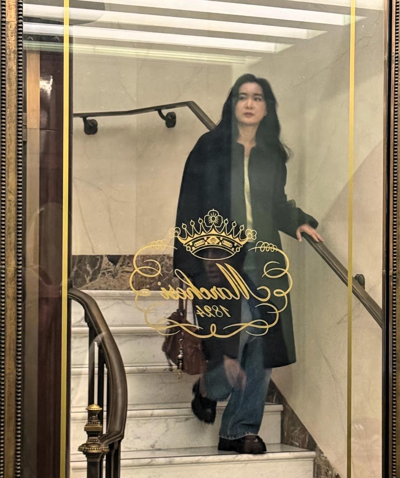 瘦下来后，贾玲最可怕的不是变美。是那种“老娘想怎样就怎样”的掌控感。昨天在米