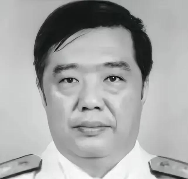 1969年，贺龙辞世，第二年，贺鹏飞被分配到了甘肃武都汽修厂当工人。清华大学