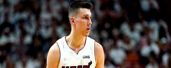 绷带缠住的不是脚踝，是热火的季后赛计时器。队医在他脚踝上装了24小时监测仪。