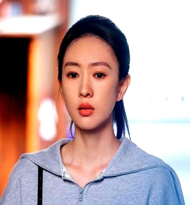 被嫌弃的女儿，连呼吸都像欠了债。《四喜》把遮羞布撕了：有人一出生就被标好价，