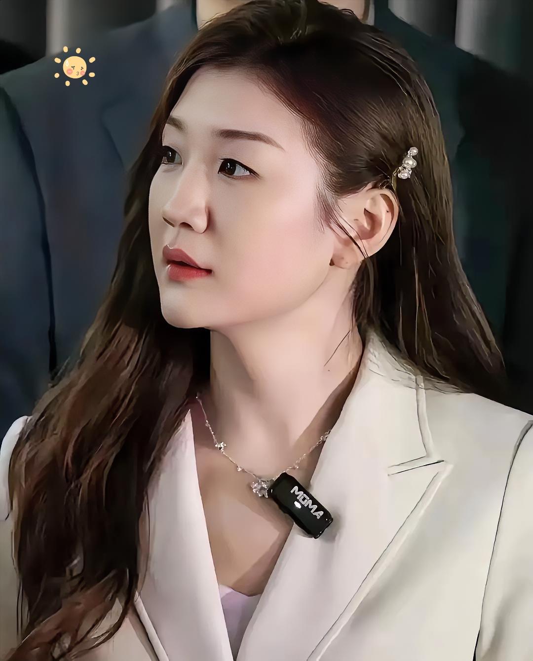 炸了，陈梦一句话冲上热搜：我想嫁给我爸这样的男人，​主持人当场愣住：你爸啥样？